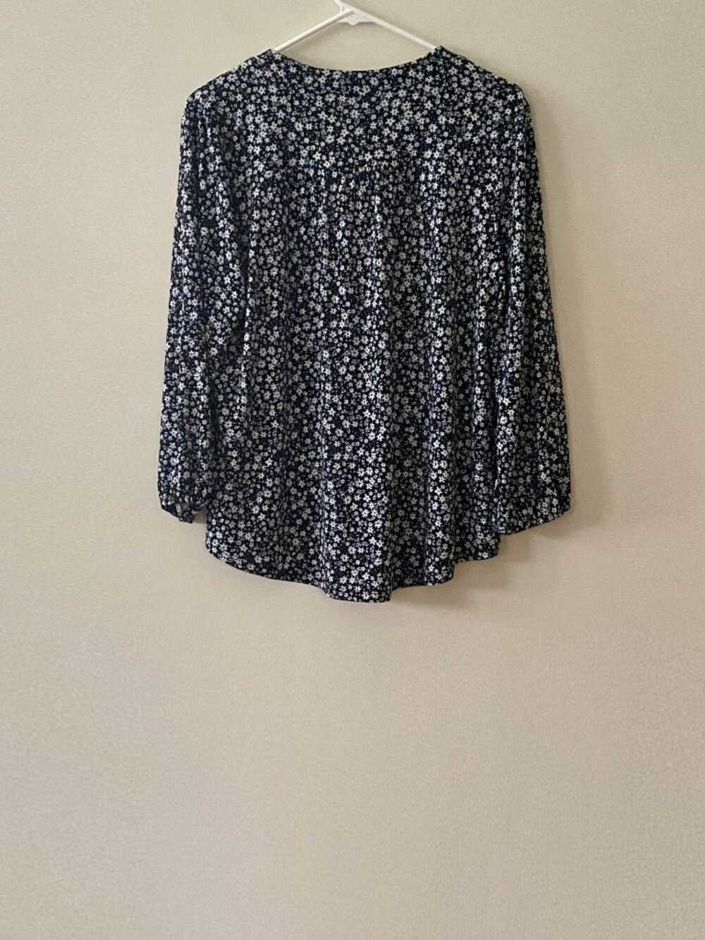 Vince Camuto Balloon Sleeve Knit Top - Picture 4 of 8